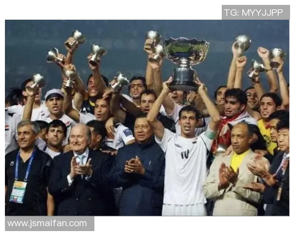 巴西足球明星盛赞中国足球队实力提升呼吁加强国际合作